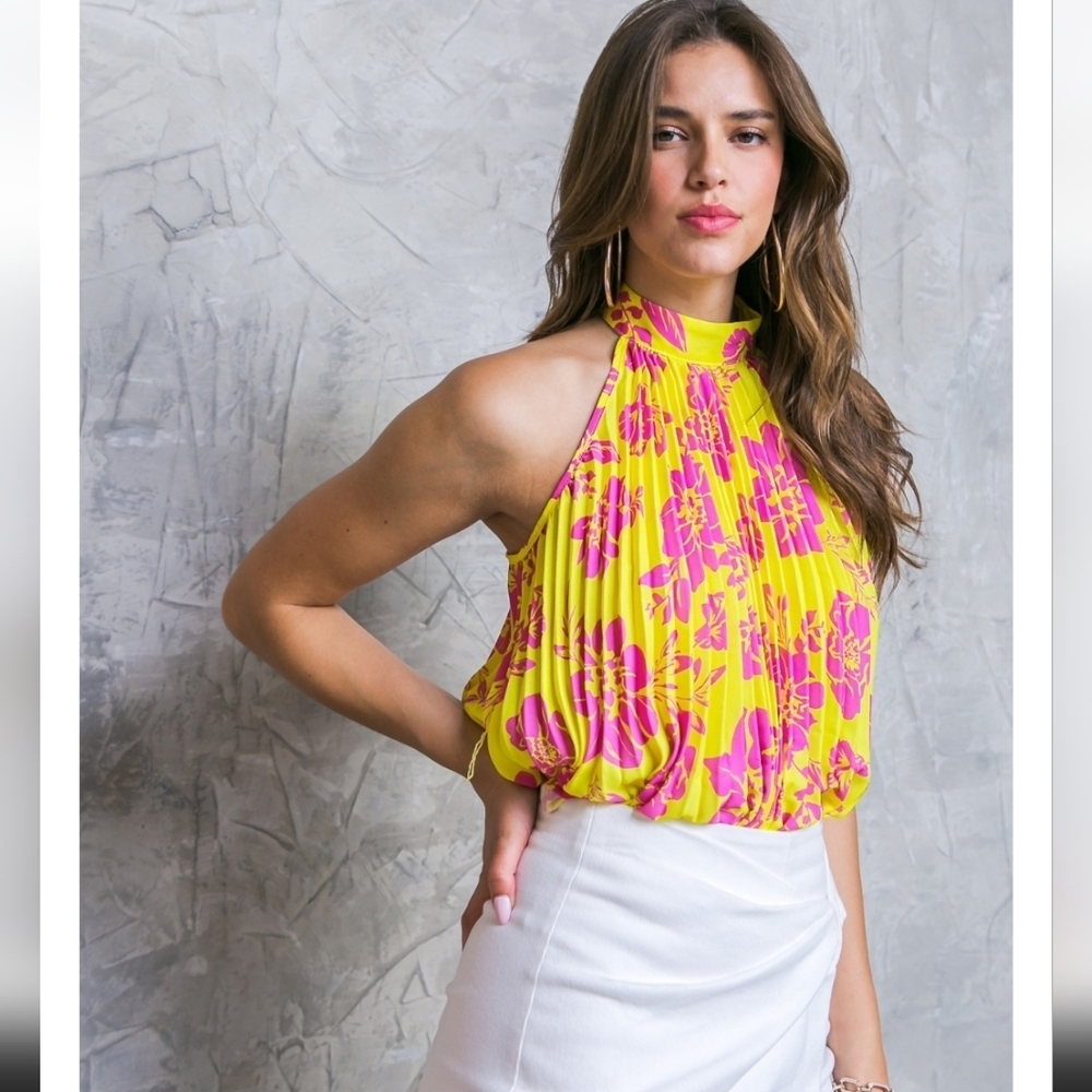 Floral print pleated halterneck top - Picture 2 of 4